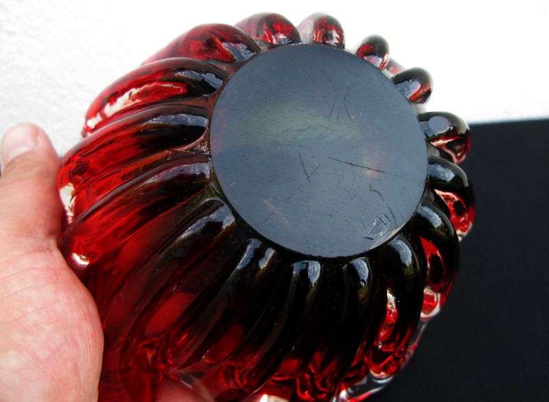 A GORGEOUS VINTAGE 1950`S BLOOD RED MURANO GLASS ASHTRAY WITH TWISTS AND SWIRLS ...WOW !!!