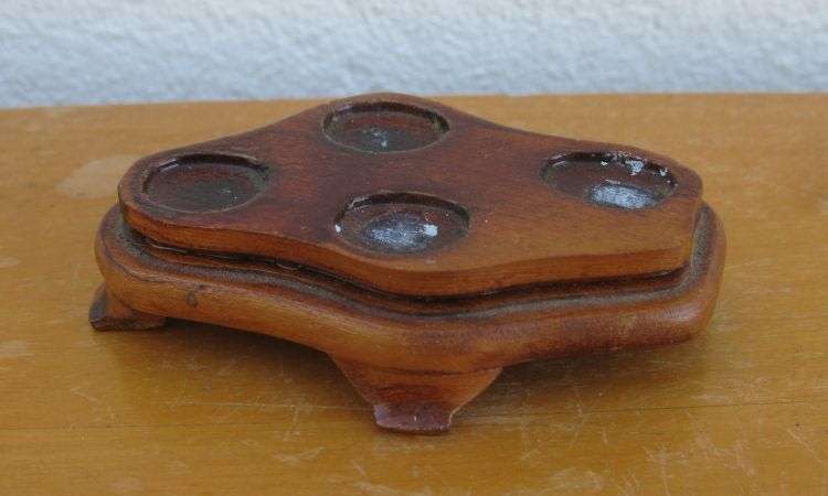 A BEAUTIFULLY CARVED JADE ELEPHANT ON A WOODEN PLINTH FROM THE 1930`S