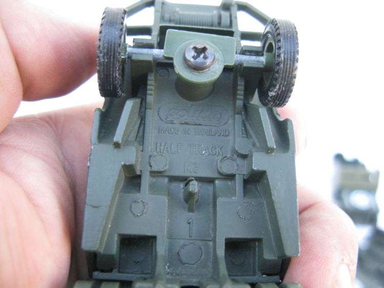 LOT OF DIE CAST METAL VEHICLES ...CORGI...SOLIDO...ETC..SOME ISSUES...SEE PICS...HEAVY ARMY VEHICLES