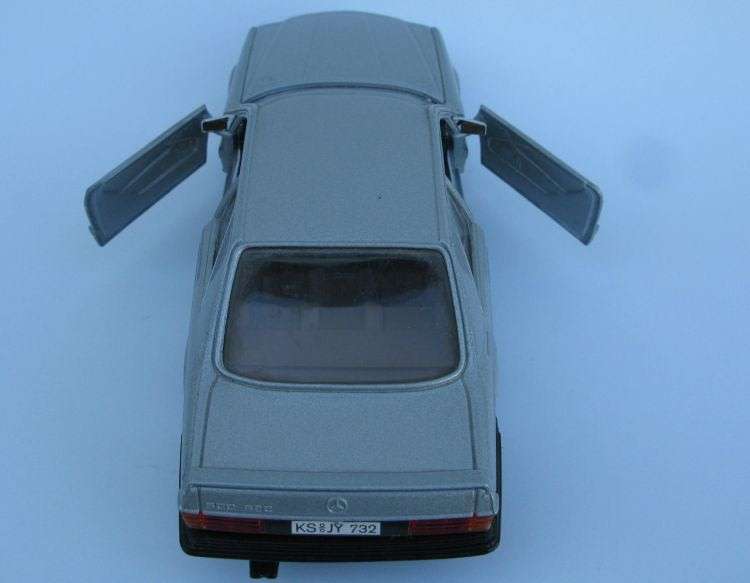 CLASSY !! A 1:26 SCALE DIE CAST METAL MODEL OF THE MERCEDES BENZ 500 SEC BY BURAGO ITALY...COOL SIZE