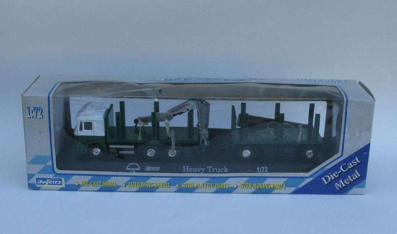 HECTIC !! A 1:72 SCALE DIE CAST METAL MODEL OF A"MAN" F2000 HEAVY TRUCK WITH CRANE ...MUST SEE !!