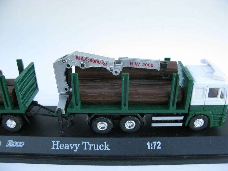 HECTIC !! A 1:72 SCALE DIE CAST METAL MODEL OF A"MAN" F2000 HEAVY TRUCK WITH CRANE ...MUST SEE !!
