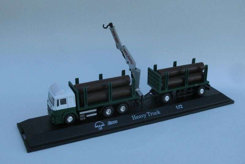 HECTIC !! A 1:72 SCALE DIE CAST METAL MODEL OF A"MAN" F2000 HEAVY TRUCK WITH CRANE ...MUST SEE !!
