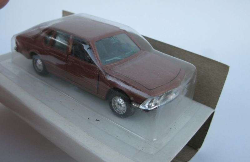 VINTAGE !! A 1:43 SCALE DIE CAST METAL CAR BY LINTOY BOXED AND SEALED ...POSSIBLY A BMW BY THE GRILL