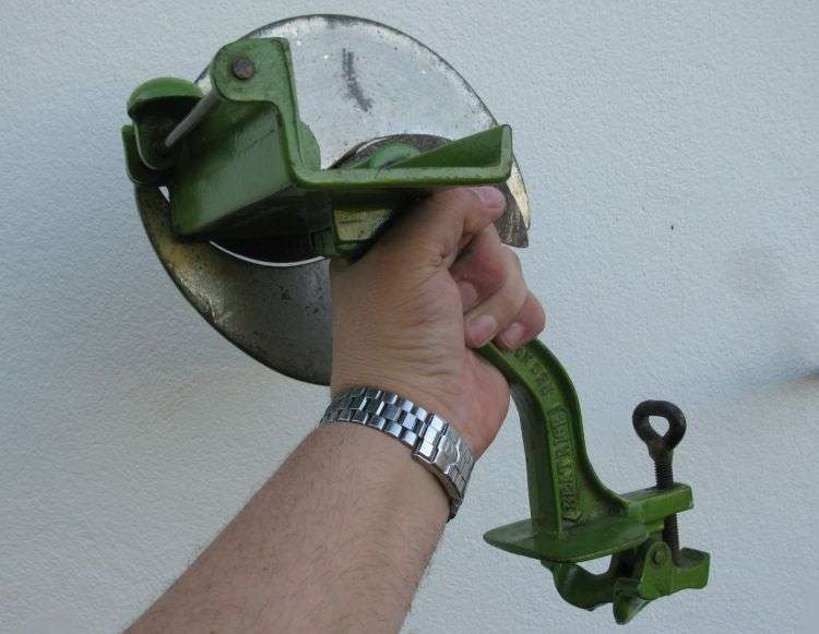 BRILLIANT RARE VINTAGE MEAT SLICER BY BEATRICE ENGLAND ...CAST IRON WITH COUNTER CLAMP ...WOW !!!!