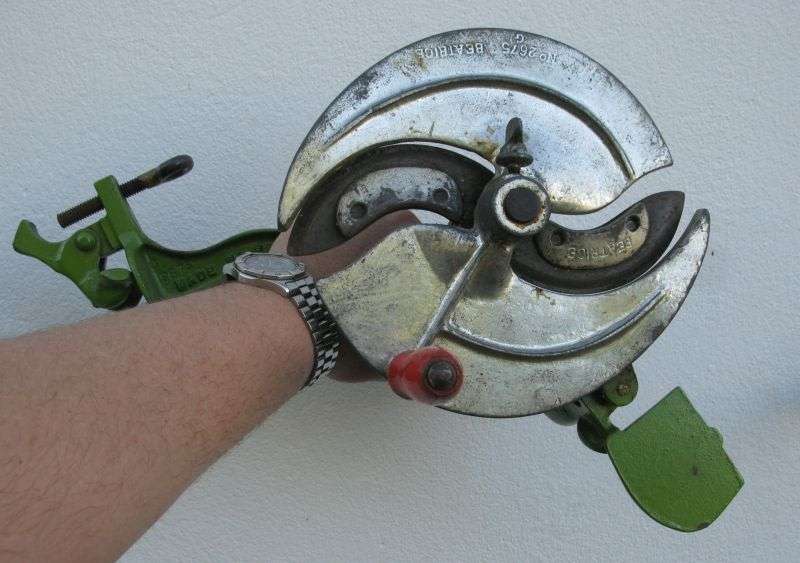 BRILLIANT RARE VINTAGE MEAT SLICER BY BEATRICE ENGLAND ...CAST IRON WITH COUNTER CLAMP ...WOW !!!!