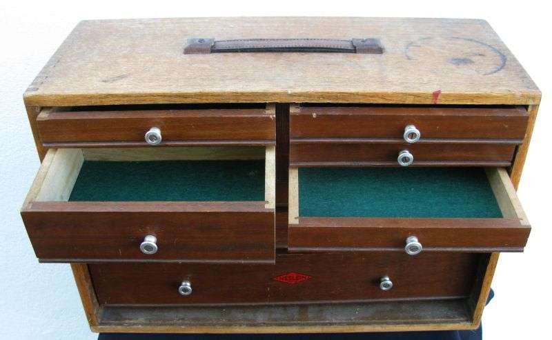 A COOL VINTAGE TOOL CHEST PERFECT FOR THE COLLECTOR OF COINS , POCKET KNIVES , MEDALS ETC !!