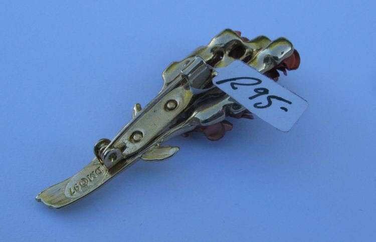 BROOCH - BUNCH OF ROSES