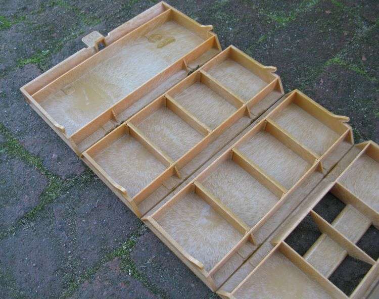 SO COOL !! A VINTAGE ROLYKIT ORGANIZER MADE IN HOLLAND ...PERFECT FOR THE COLLECTOR !! MUST HAVE !!
