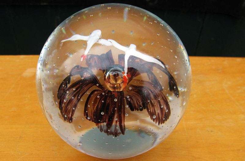 A M A Z I N G !!! A VINTAGE SOLID GLASS PAPERWEIGHT WITH FLOWER AND BIRD DETAIL ...INTERNAL BUBBLES