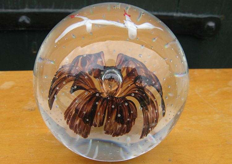 A M A Z I N G !!! A VINTAGE SOLID GLASS PAPERWEIGHT WITH FLOWER AND BIRD DETAIL ...INTERNAL BUBBLES