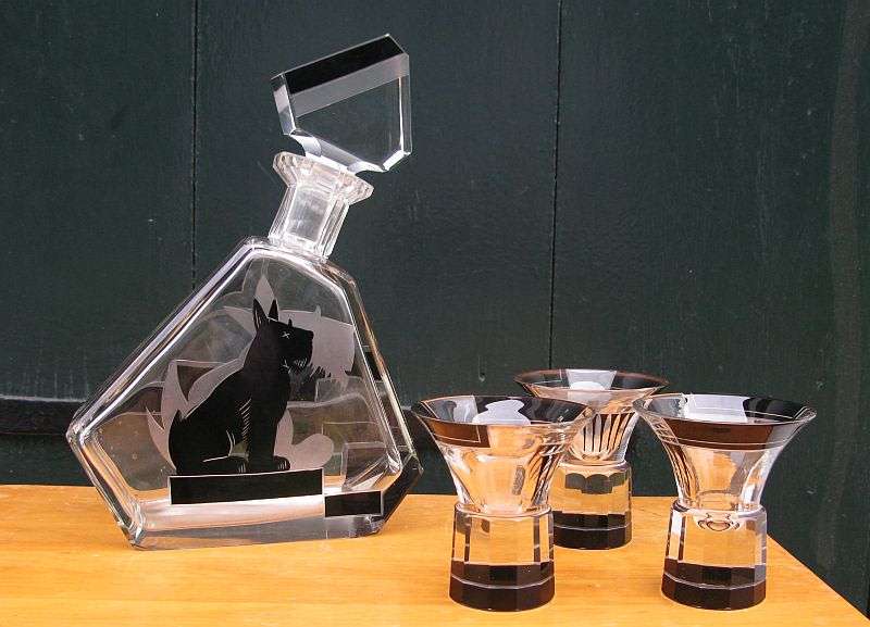 SUPER RARE !! THE EPITOME OF""ART DECO""...SCOTTISH TERRIER THEMED CUT GLASS DECANTER WITH 3 GLASSES