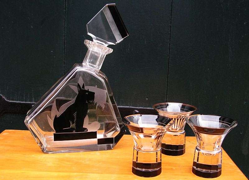SUPER RARE !! THE EPITOME OF""ART DECO""...SCOTTISH TERRIER THEMED CUT GLASS DECANTER WITH 3 GLASSES