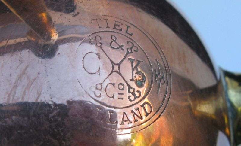 A FABULOUS VINTAGE WARMER BY TIEL OF HOLLAND COMPLETE WITH BASE .... MUST HAVE PIECE !!