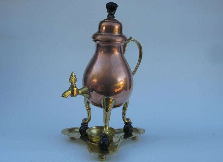 A FABULOUS VINTAGE WARMER BY TIEL OF HOLLAND COMPLETE WITH BASE .... MUST HAVE PIECE !!