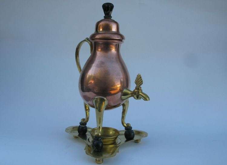 A FABULOUS VINTAGE WARMER BY TIEL OF HOLLAND COMPLETE WITH BASE .... MUST HAVE PIECE !!