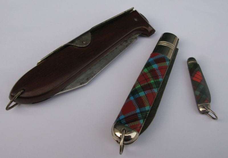COOL !! THREE VINTAGE POCKET KNIVES INCLUDING GERMAN OKAPI AND A RICHARDS ...BID FOR THE LOT !! WOW
