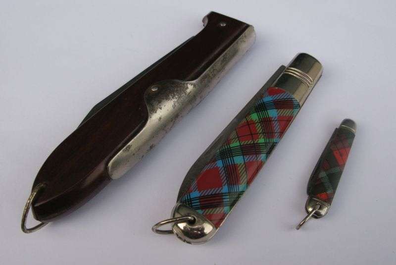 COOL !! THREE VINTAGE POCKET KNIVES INCLUDING GERMAN OKAPI AND A RICHARDS ...BID FOR THE LOT !! WOW