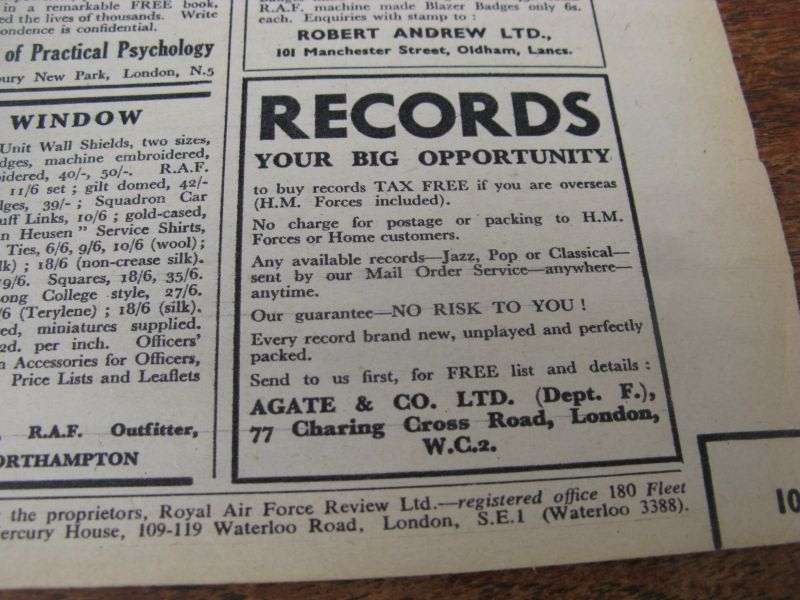 ROYAL AIR FORCE  - NOVEMBER 1960 FLYING REVIEW - RARE FIND !!