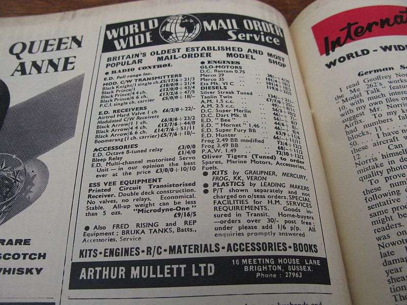 ROYAL AIR FORCE  - NOVEMBER 1960 FLYING REVIEW - RARE FIND !!