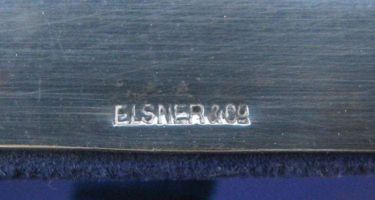 A CHARMING VINTAGE QUALITY SILVER PLATE FRAME BY ELSNER & CO ...MUST SEE !!