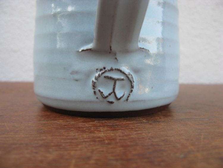 A GREAT QUALITY POTTERY MUG  WITH SIGNATURES !! FROG MOTIF !! DISPLAYS IN KALK BAY !!