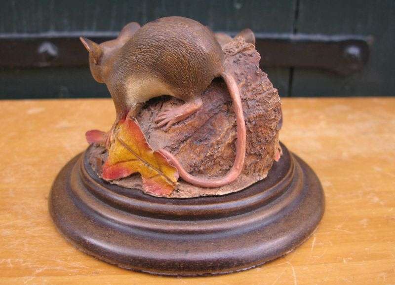 AN ADORABLE LIMITED EDITION SCULPTURE OF TWO MICE AND ACORNS BY COUNTRY COLLECTION OF KNYSNA...SWEET