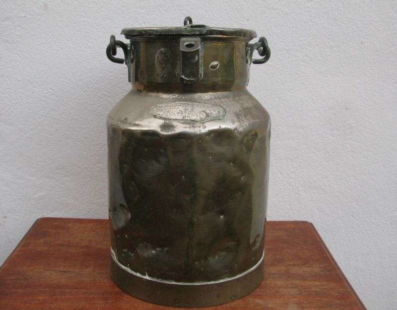 TERUG PLAAS TOE !! A COOL OLD MILK JUG FROM A CAPE FARM CLOSE TO MALMESBURY ...USED TO TRANSPORT