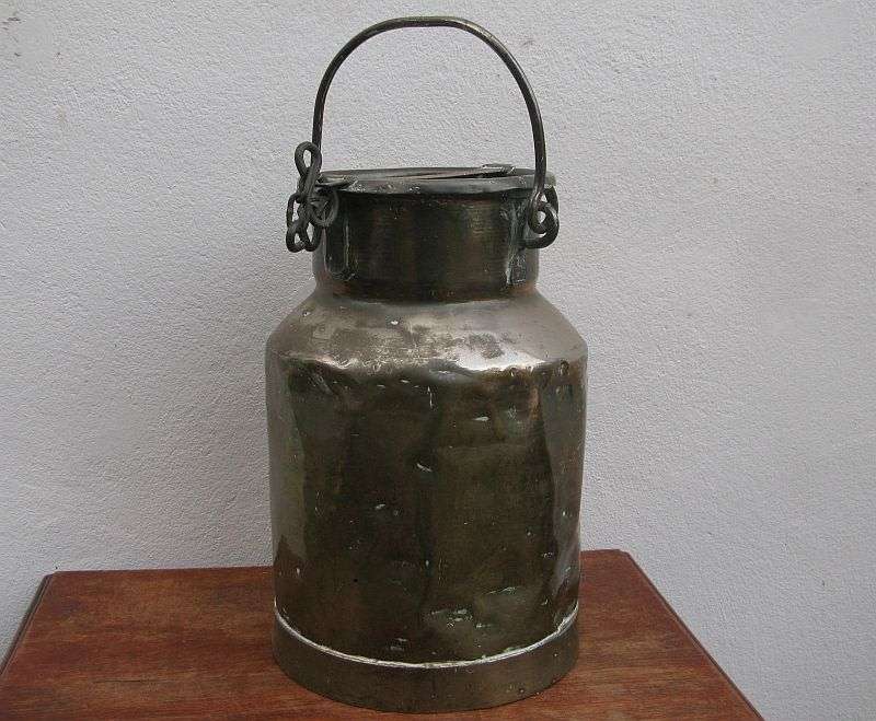 TERUG PLAAS TOE !! A COOL OLD MILK JUG FROM A CAPE FARM CLOSE TO MALMESBURY ...USED TO TRANSPORT