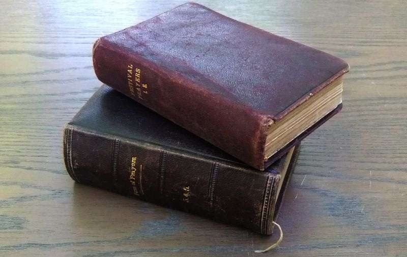 TWO RARE ANTIQUE LEATHER BOUND JEWISH PRAYER BOOKS DATED 1900 !! THAT`S 119 YEARS AGO ....NICE FIND