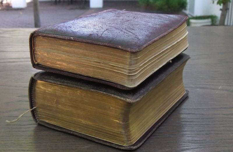 TWO RARE ANTIQUE LEATHER BOUND JEWISH PRAYER BOOKS DATED 1900 !! THAT`S 119 YEARS AGO ....NICE FIND