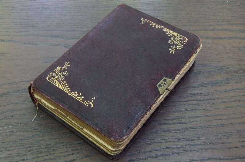 TWO RARE ANTIQUE LEATHER BOUND JEWISH PRAYER BOOKS DATED 1900 !! THAT`S 119 YEARS AGO ....NICE FIND