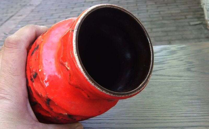 A STUNNING AND RARE VINTAGE POTTERY VASE BY WEST GERMAN MAKER BAY POTTERY !! HIGH VALUE PIECE !!