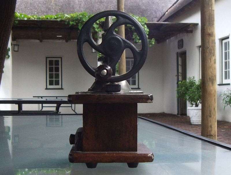 SWEET !! A VINTAGE PEPPER GRINDER IN GOOD CONDITION !! SO OLD SCHOOL !!