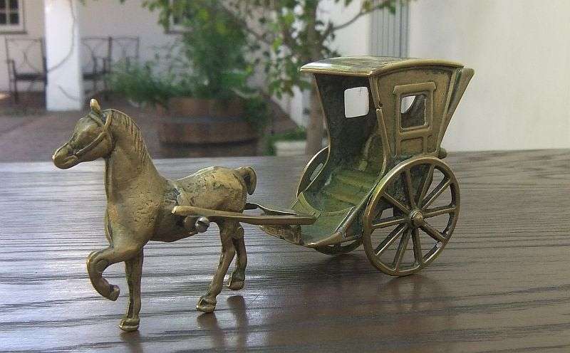 SO SWEET !! A CHARACTERFUL VINTAGE SOLID BRASS HORSE AND CART ORNAMENT !! WOW !!