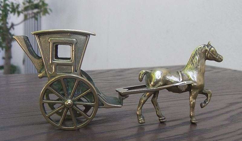 SO SWEET !! A CHARACTERFUL VINTAGE SOLID BRASS HORSE AND CART ORNAMENT !! WOW !!