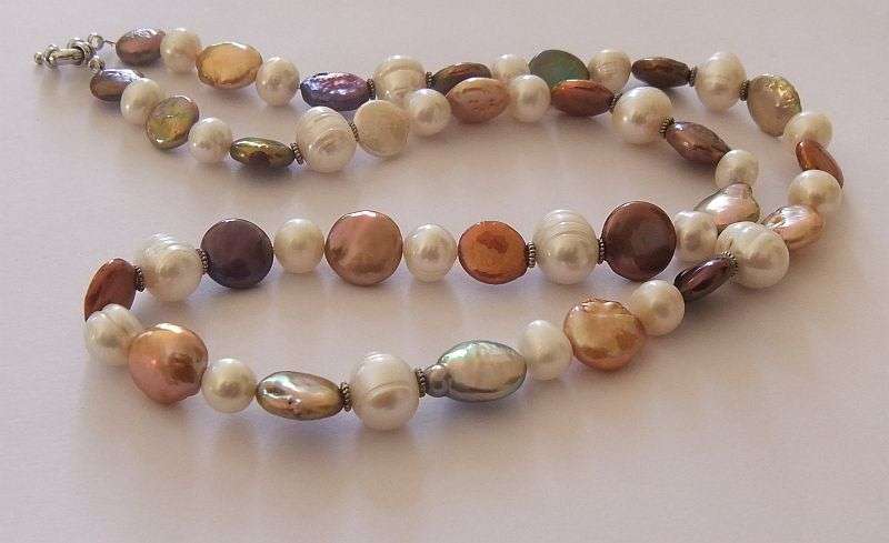 AN EXQUISITE NECKLACE MADE OF GENUINE FRESHWATER BAROQUE AND OTHER PEARLS WITH SIGNORETTI CLASP !!