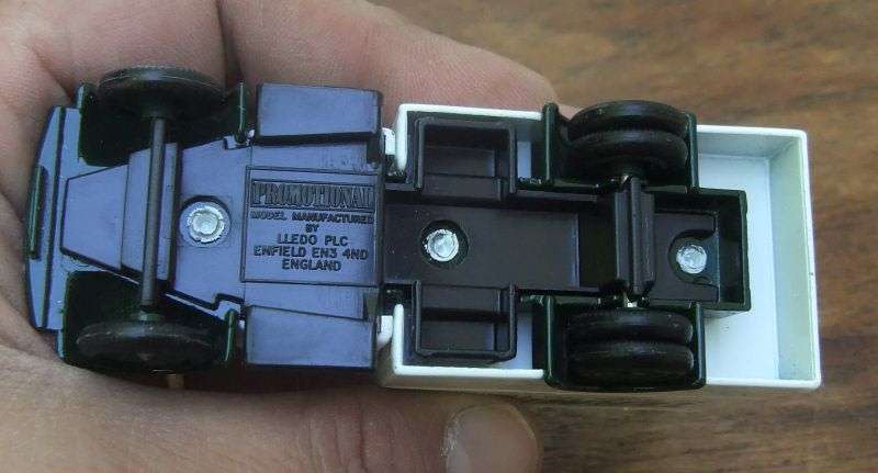 A BOXED LLEDO DIE CAST METAL MODEL ISSUED TO ADVERTISE "" TERMINIX ""