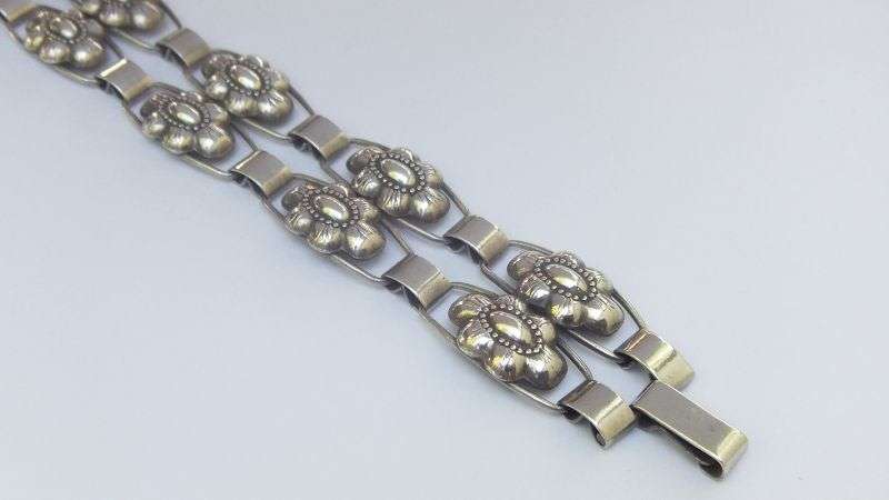 A GORGEOUS MID CENTURY SOLID STERLING SILVER BRACELET BY DANISH DESIGNER JOHN L ....RARE !!