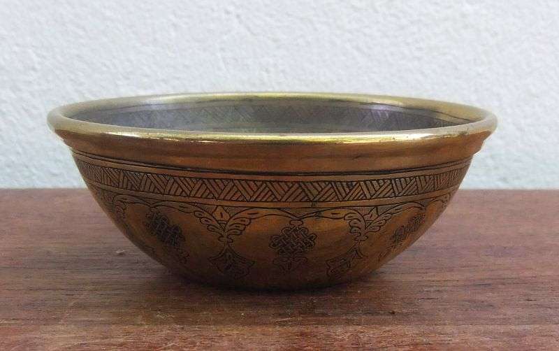 WOW !! LOOK CAREFULLY !! A BEAUTIFULLY DETAILED BRASS BOWL - EGYPTIAN THEME ON THE INSIDE