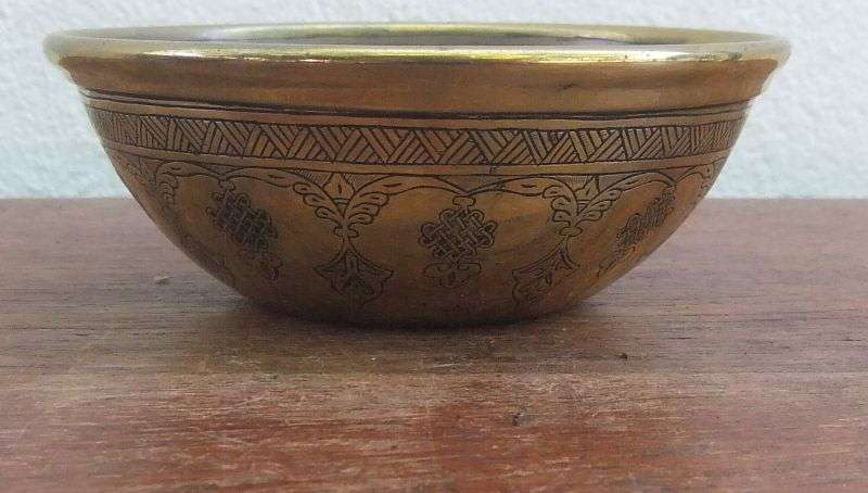 WOW !! LOOK CAREFULLY !! A BEAUTIFULLY DETAILED BRASS BOWL - EGYPTIAN THEME ON THE INSIDE
