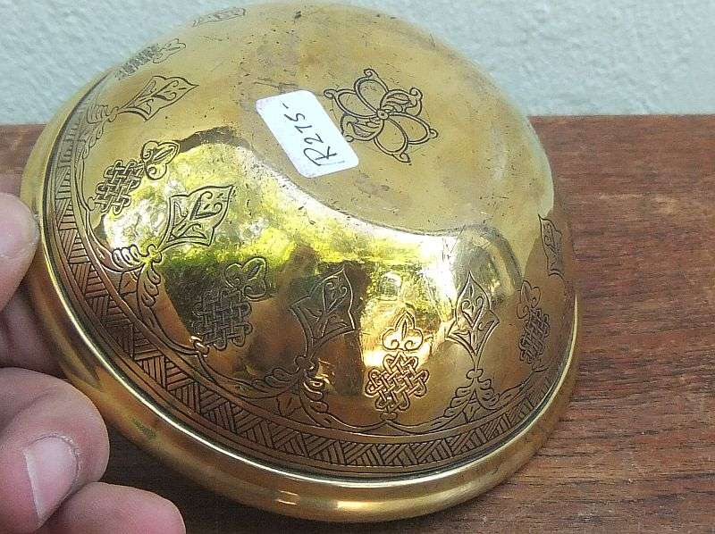 WOW !! LOOK CAREFULLY !! A BEAUTIFULLY DETAILED BRASS BOWL - EGYPTIAN THEME ON THE INSIDE
