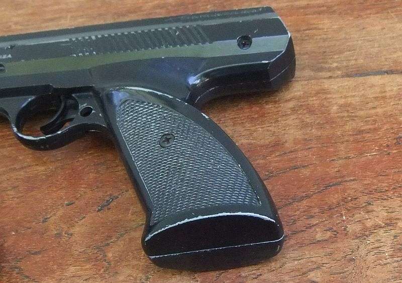 WOW !! AN ABSOLUTELY COOL VINTAGE ""DAISY"" MODEL 188 PELLET GUN - WORKS PERFECTLY