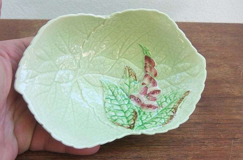 WOW !! A SPLENDID VINTAGE PORCELAIN SWEET BOWL BY CARLTON WARE ENGLAND IN GREAT CONDITION !!