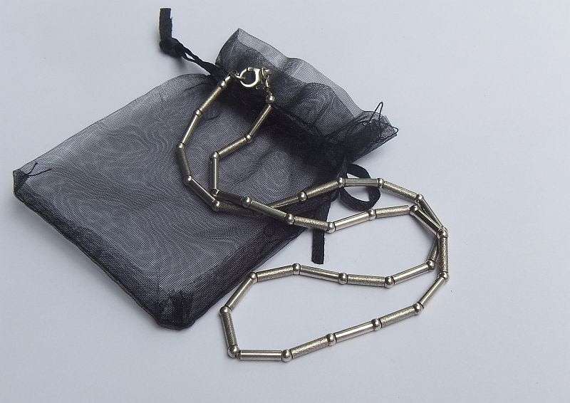 A GORGEOUS SOLID ITALIAN STERLING SILVER NECKLACE ...MUST SEE...SUPERB QUALITY AND CONDITION !!