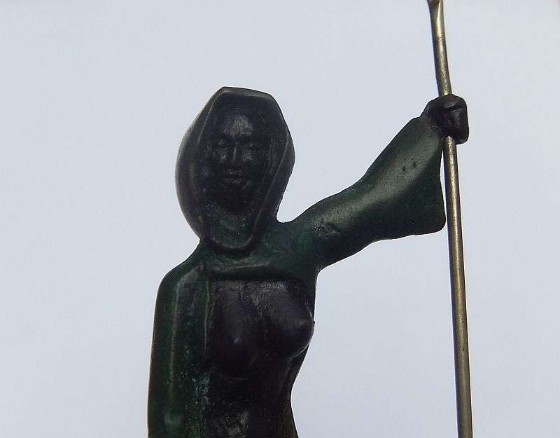 WOW !! A MAGNIFICENT SIGNED SOLID BRONZE STATUE OF A MYSTERIOUS FEMALE FIGURE HOLDING A TRIDENT !!