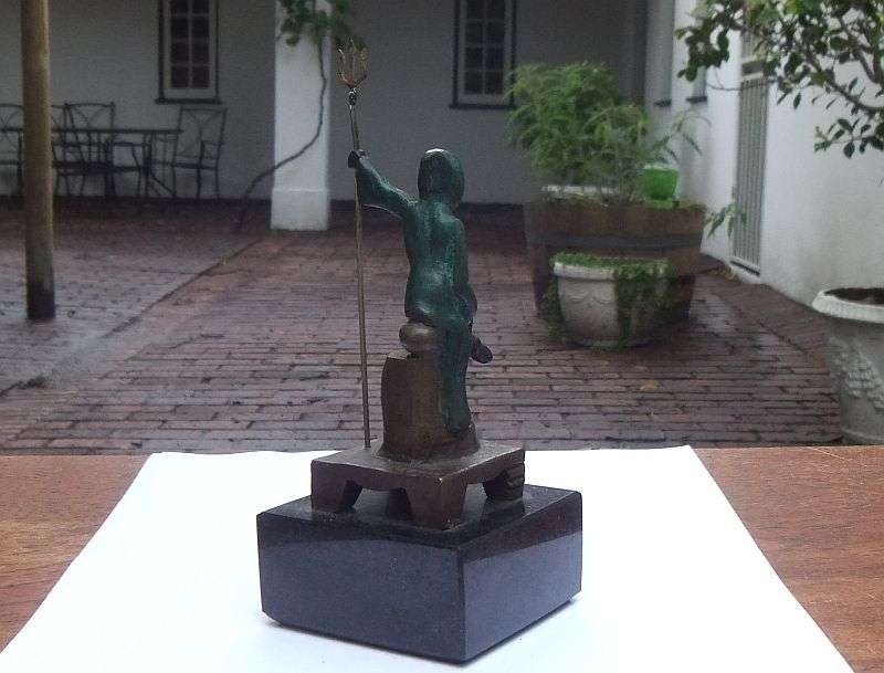WOW !! A MAGNIFICENT SIGNED SOLID BRONZE STATUE OF A MYSTERIOUS FEMALE FIGURE HOLDING A TRIDENT !!