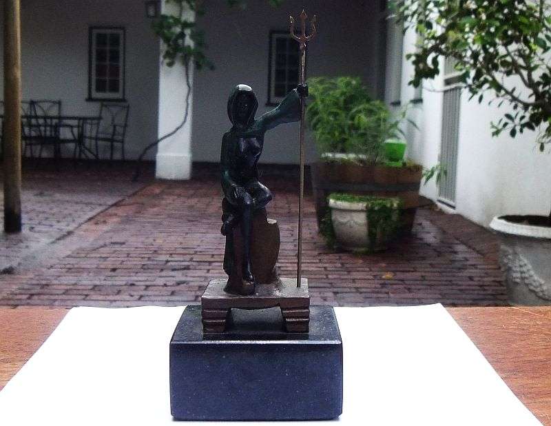 WOW !! A MAGNIFICENT SIGNED SOLID BRONZE STATUE OF A MYSTERIOUS FEMALE FIGURE HOLDING A TRIDENT !!