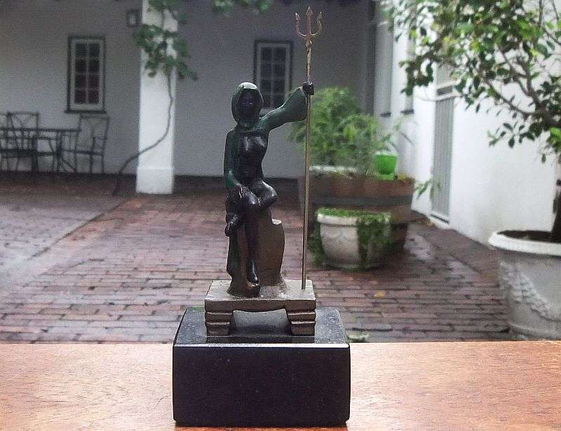 WOW !! A MAGNIFICENT SIGNED SOLID BRONZE STATUE OF A MYSTERIOUS FEMALE FIGURE HOLDING A TRIDENT !!