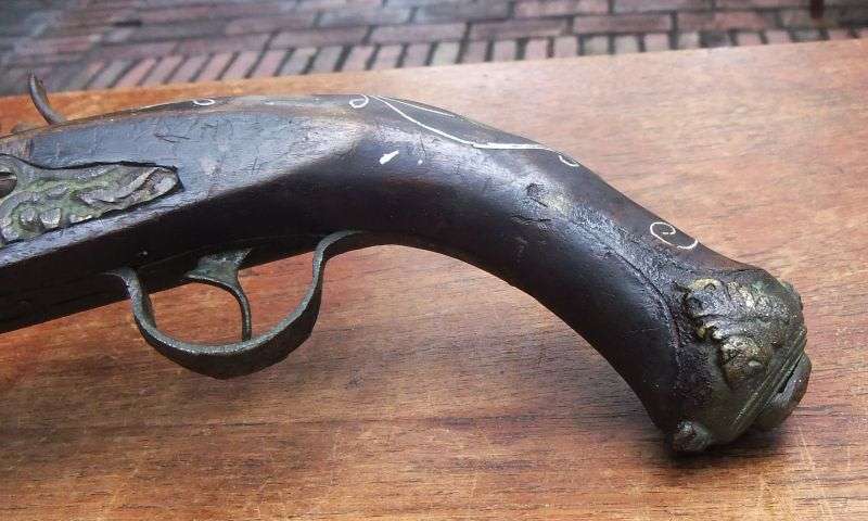 SHIVER ME TIMBERS , WHAT HAVE WE HERE...A STUNNINGLY DETAILED OLD REPLICA OF A PIRATE DUELING PISTOL